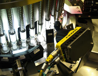 使用康耐視 In-Sight 視覺系統(tǒng)實(shí)現(xiàn)醫(yī)用玻璃瓶